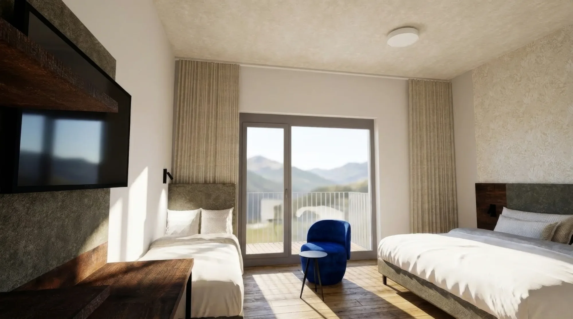 Helles, modernes Zimmer mit zwei Betten, Bergblick vom Balkon, TV, Holzmöbeln und blauer Sessel.